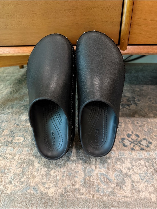 CROCS Shoes - CROCS Studded Dylan Platform Clogs - Black/Silver - Women’s Size 9